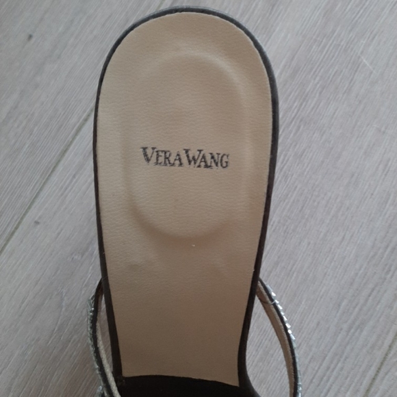 Vera Wang sandals - Picture 3 of 5